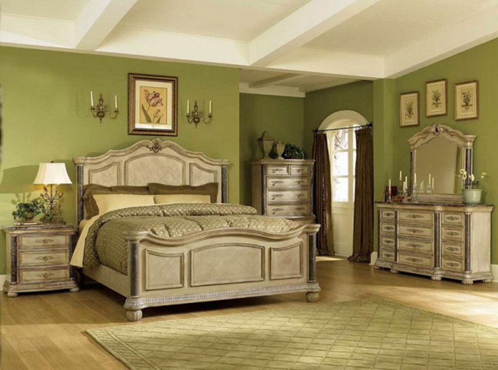 Classic-Bedroom-Inspiration-With-Vintage-Grey-Furniture