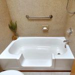 Best-Handicap-Bathtubs-Medicare