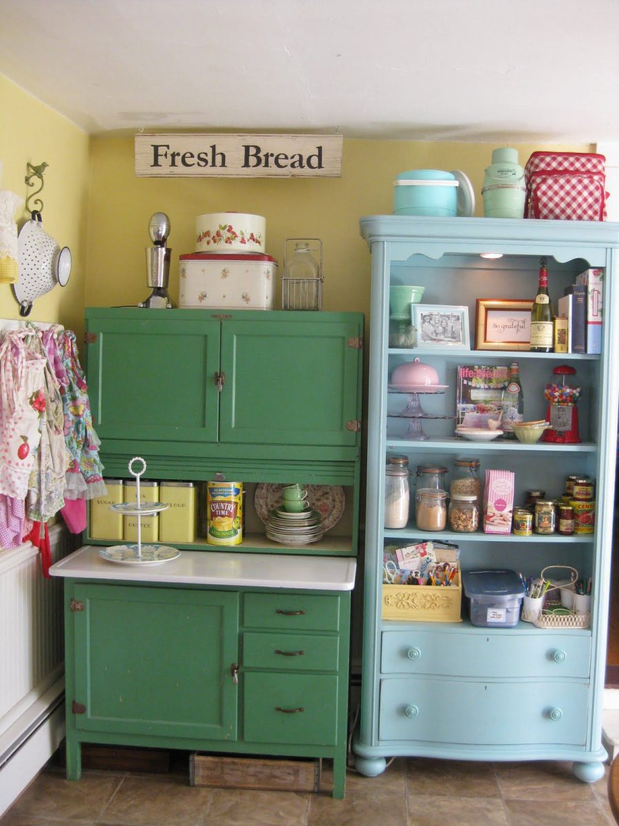 Colorful-Vintage-Kitchen-Storage-Ideas