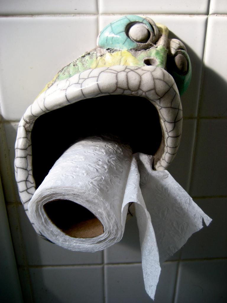 Artistic-Toilet-paper-Stand-Ideas