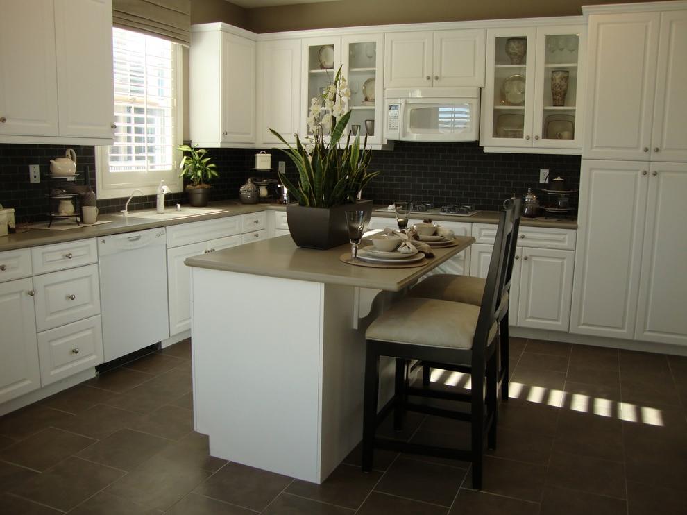 Traditional Kitchen Cabinet Refacing