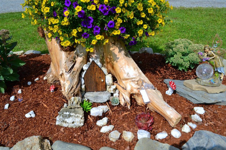 Tree-Stump-Fairy-Garden