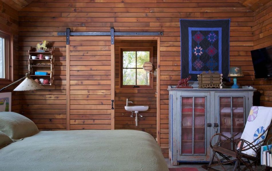 Cabin barn door for bathroom