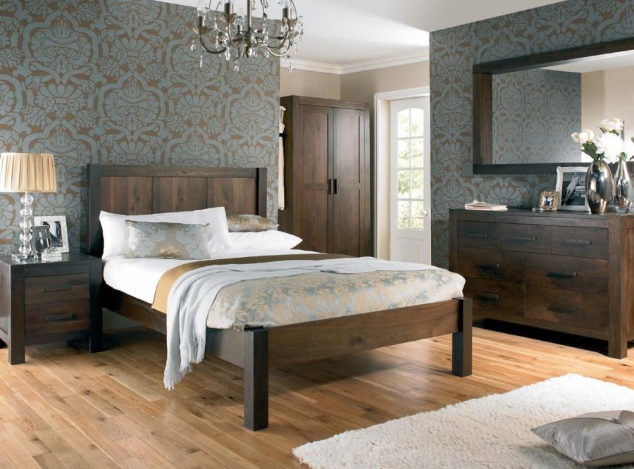 Oak Wood Vinyl Bedroom With Light Grey Wallpaper