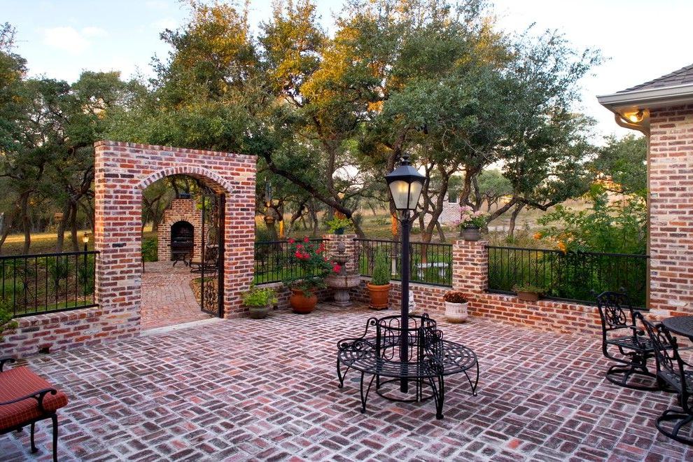 Courtyard in classical style with a brick fence