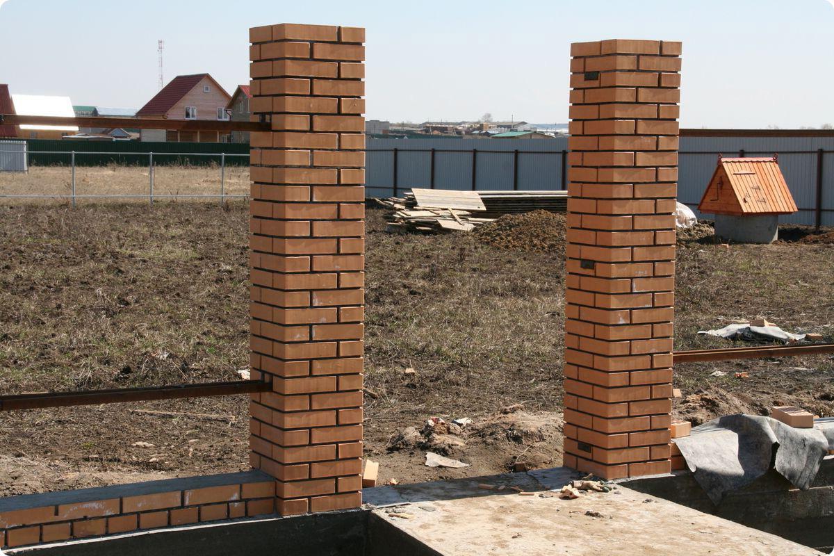 Installation of horizontal logs for corrugated boarding