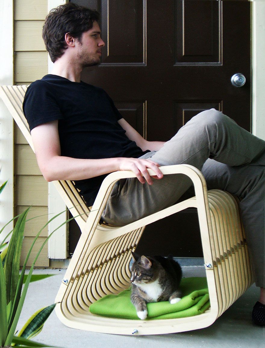 Correctly connected simple panels can turn into an excellent rocking chair, as well as a cozy bed for a cat