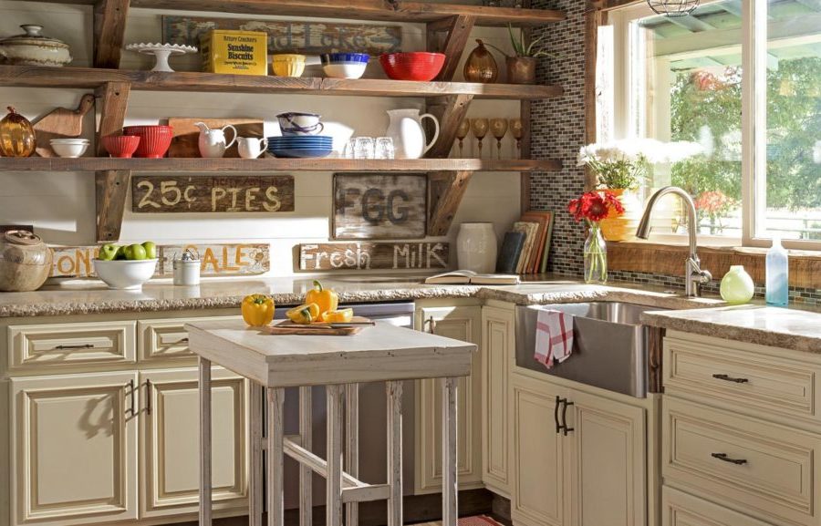 Old Rustic Farmhouse Kitchen Decoration