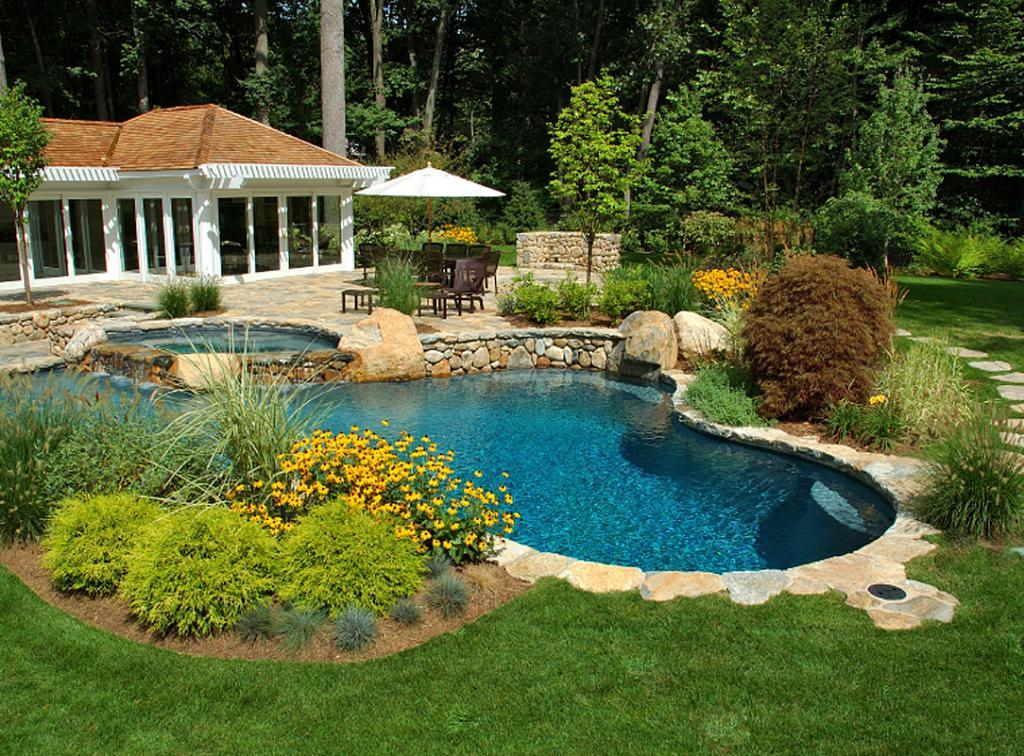 Small Backyard Pool Stone Edging