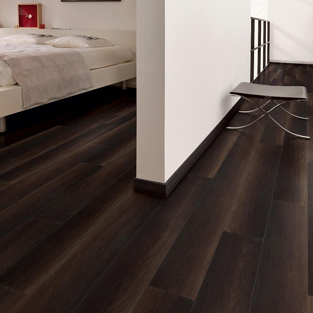 22 Amazing Laminate Hardwood Flooring Ideas And Designs InteriorSherpa   Dark Chocolate Brown Laminate Flooring 