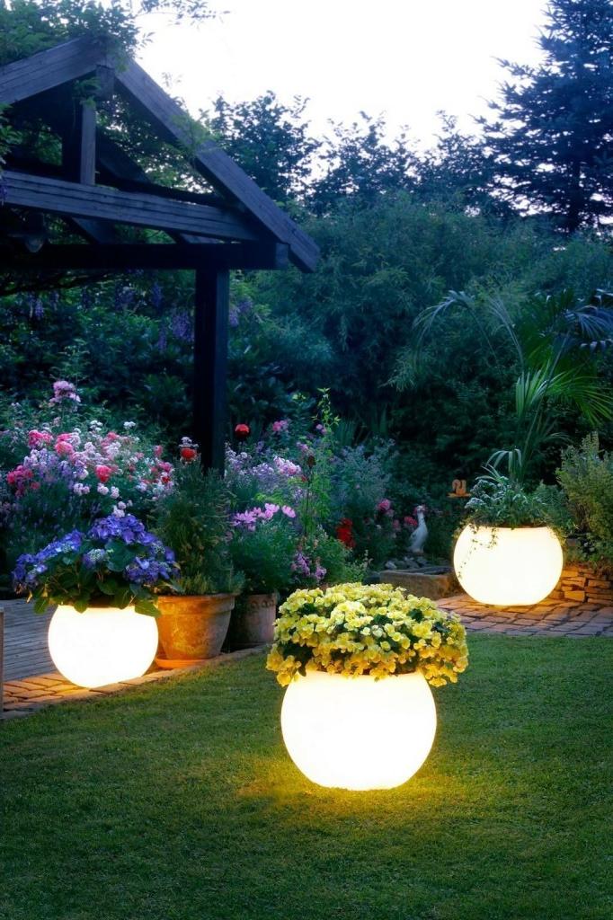 Lamps - flower beds