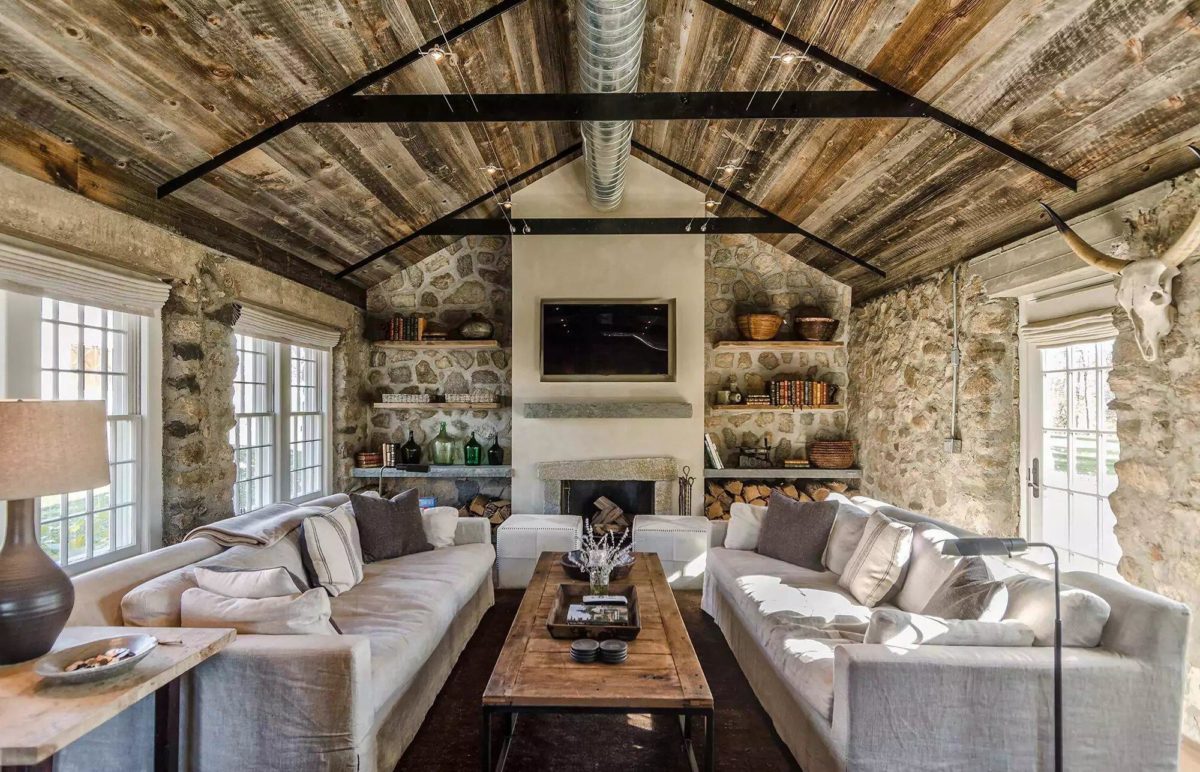 Sofas, tables and bookshelves in country style