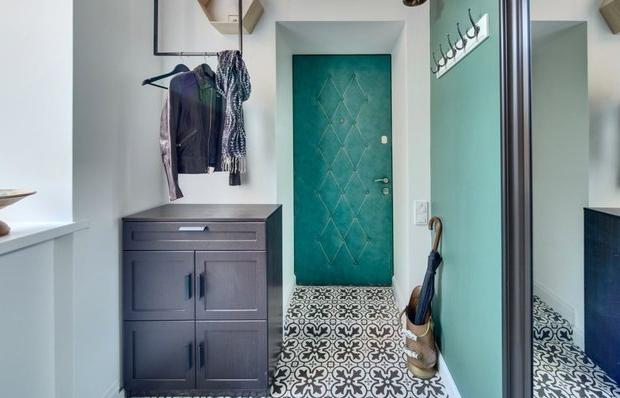 25 Killer Ideas To Build Your Entryway Storage - InteriorSherpa