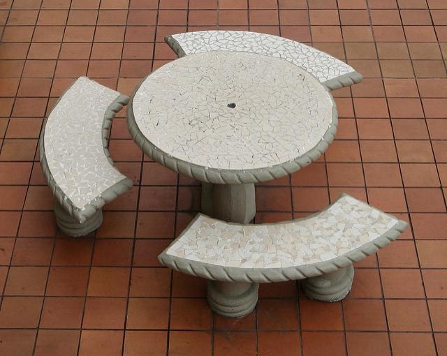 BASIC GARDEN TABLE