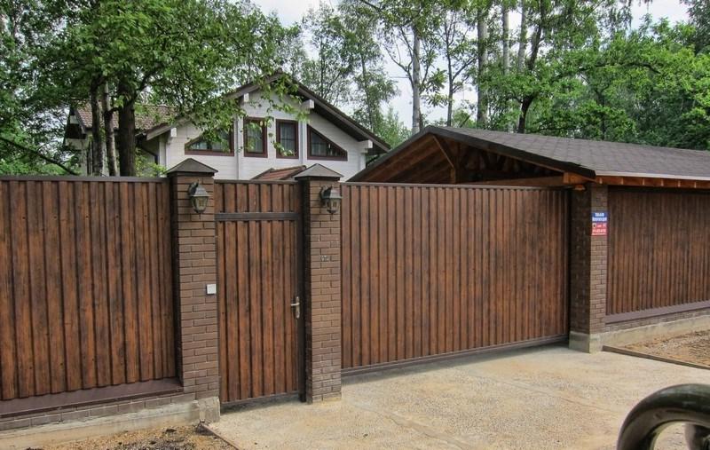 Beautiful gate with a wicket from a professional flooring