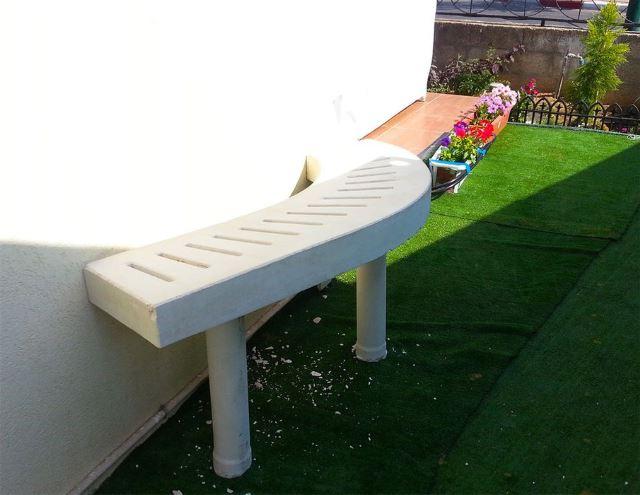 CURVED CONCRETE BENCH
