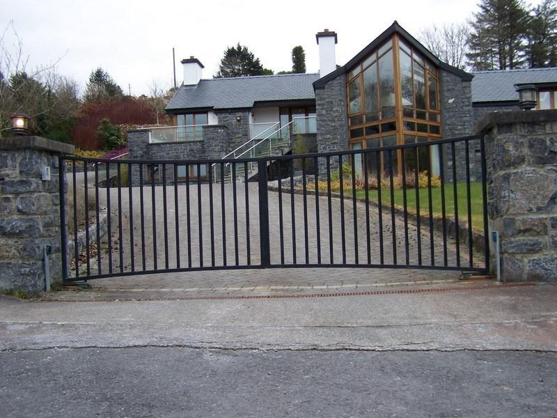 Swing metal gates for the home