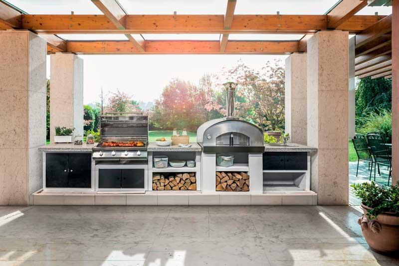 Warehouse space in the outdoor kitchen