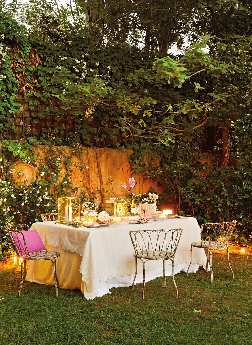 A MAGICAL DINNER IN THE GARDEN