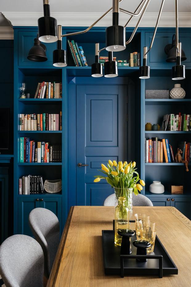 Bookcase around a door or window