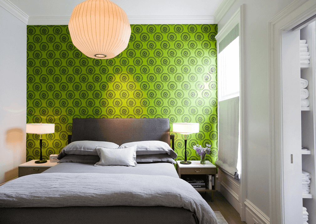 Motley green wallpapers will help to emphasize fusion style.