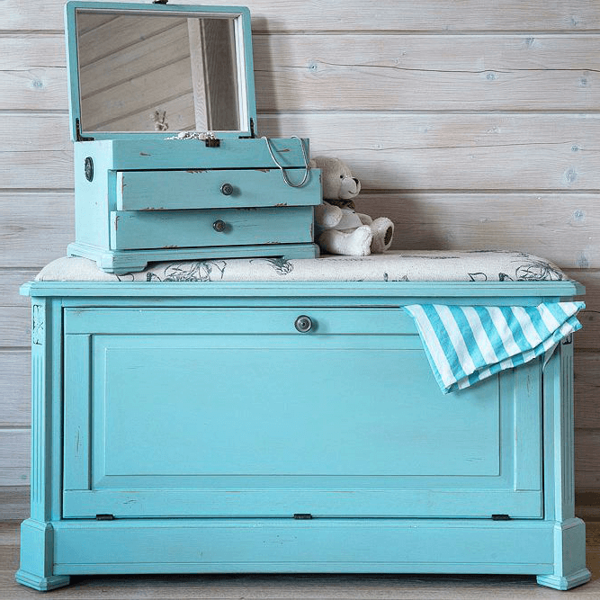 Provence-style wooden chest with an extra jewelry stand