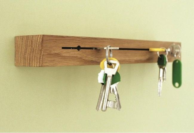 Simple and convenient key keeper from timber