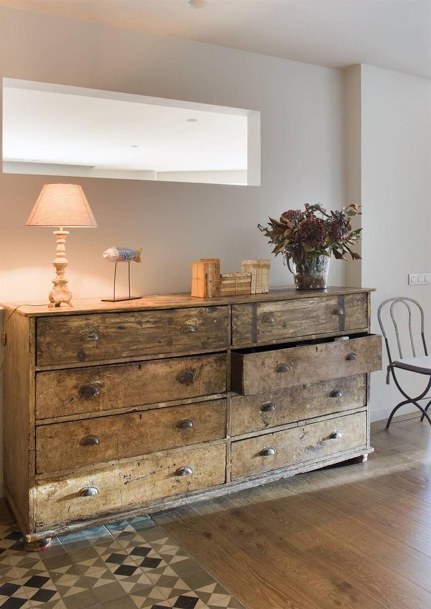 old age wood chest drawers