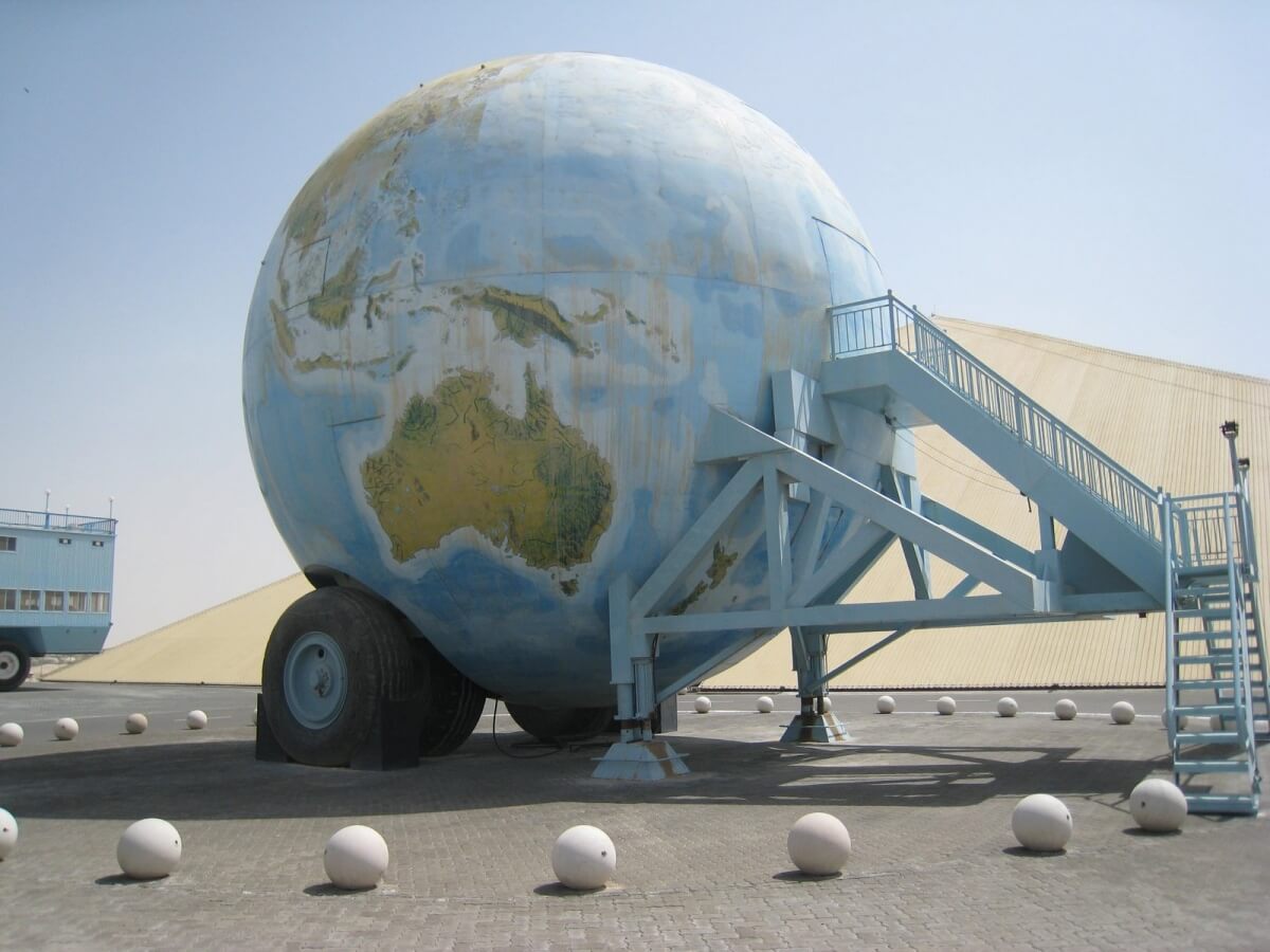 Home-planet Sheikh Hamad in UAE