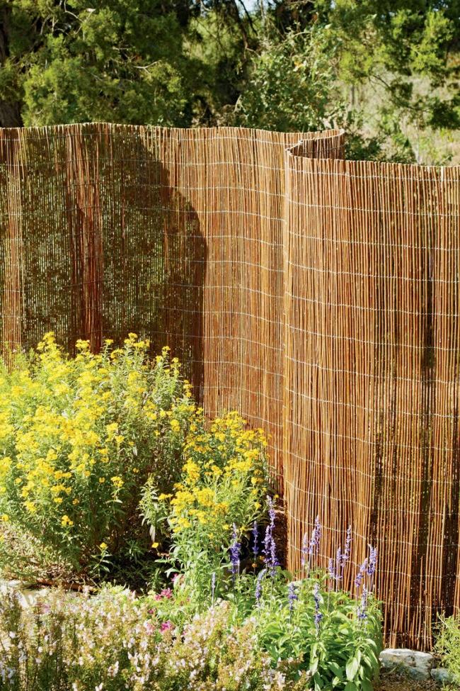 Homemade Long Rod Garden Fence