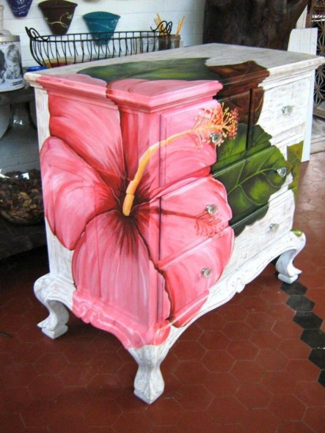 Renovated furniture can be beautifully painted colors