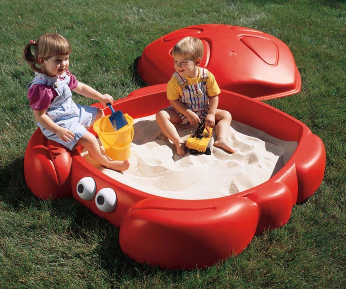 Sandbox made of linear polyethylene in the form of a crab