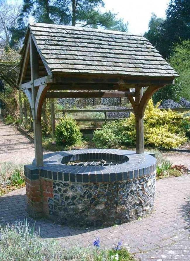 The stone for wells can be natural and artificial