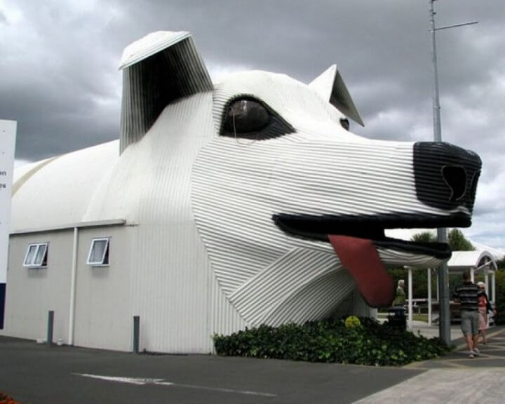 Tirau-New-Zealand.-Sheep-and-Dog-Buildings