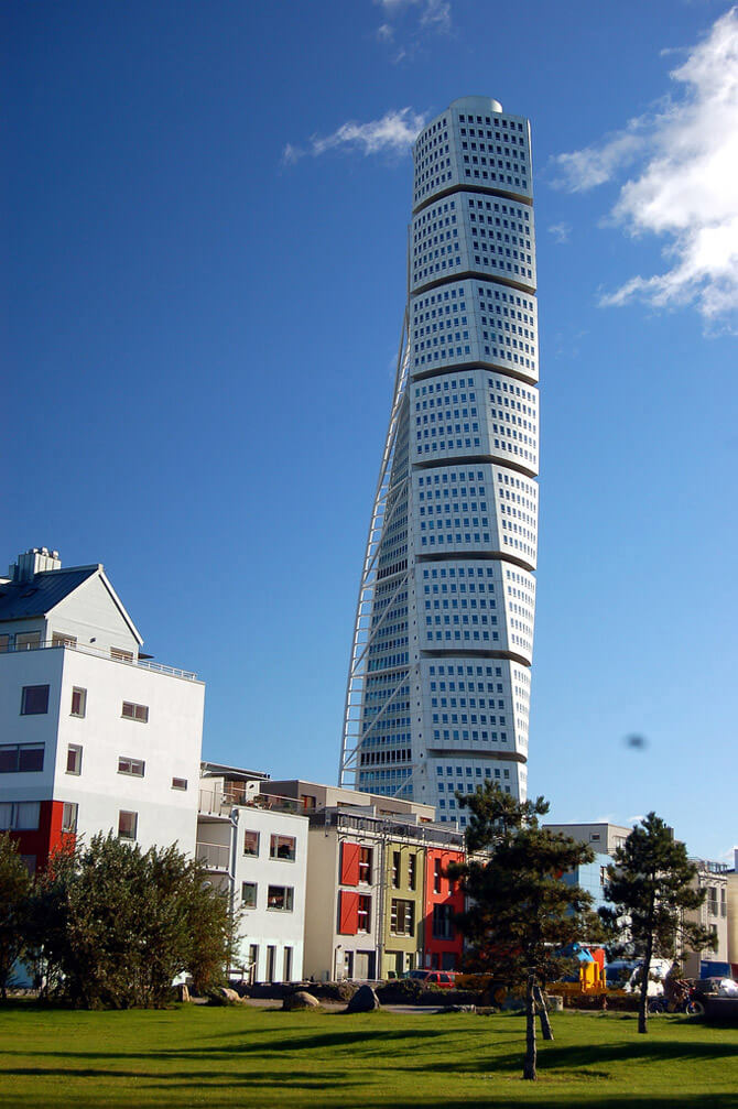 Twisted tower (Turning Torso)