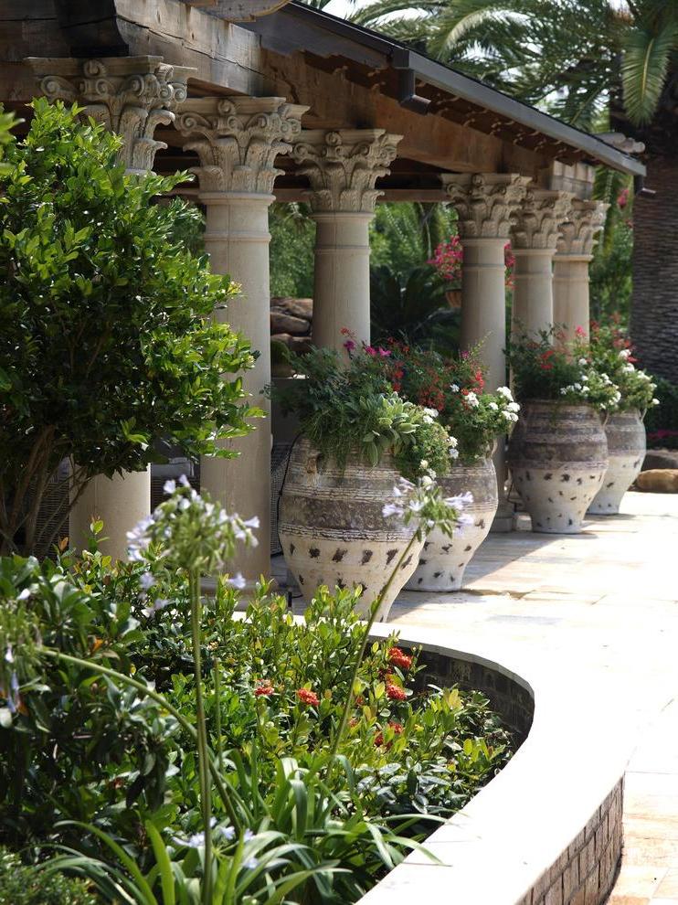 garden surroundings, street flowerpots