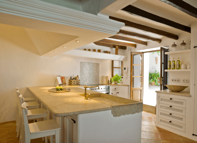 Modern and at the same time romantic Mediterranean style kitchen interior