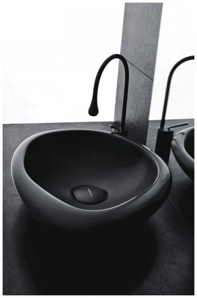 The original shape of the sink