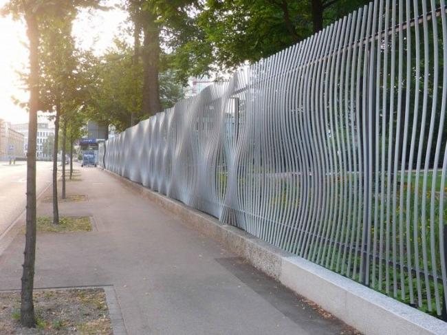 Bump effect fence