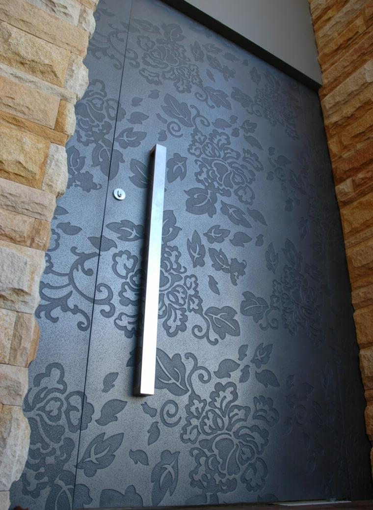 Door with flower engravings