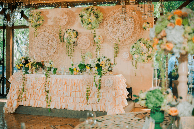 Party room decor in peach tones