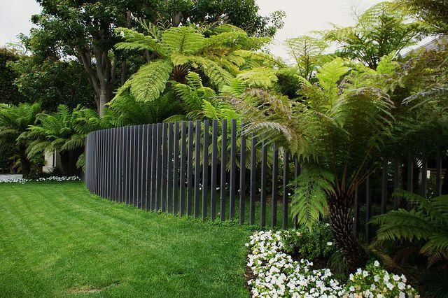 Territory zoning using a picket fence