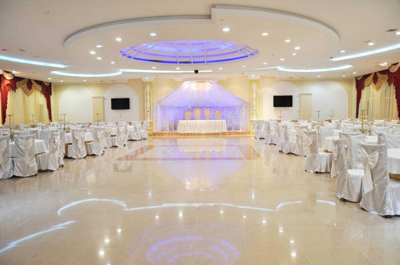 Wedding hall decoration idea