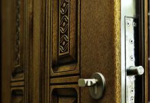 When choosing a door, special attention should be paid to the lock.