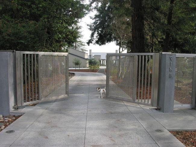 Metal gates have a huge number of advantages