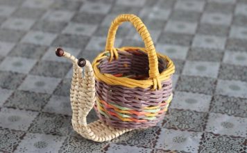 small weaving baskets from newspaper tube