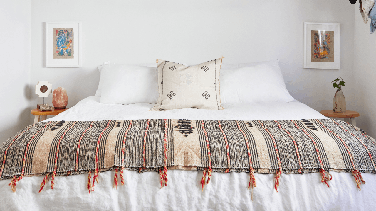 Discover How to Make a Bed - Luxury Motel Style